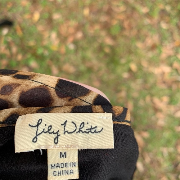 Lily White Cold shoulder Sz M - Picture 8 of 8